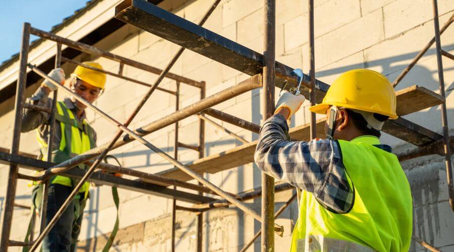 Professional residential roofers in Cresco, IA